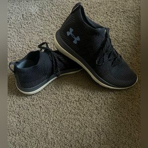 Under Armour Slingflex Rise Running Shoes Womens Sz 11 Gray Knit Lace Up Low Top